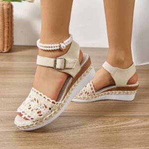 New European And American Peep Toe Fashion Comfortable Wedge Platform Buckle Strap Plus Size Sandals