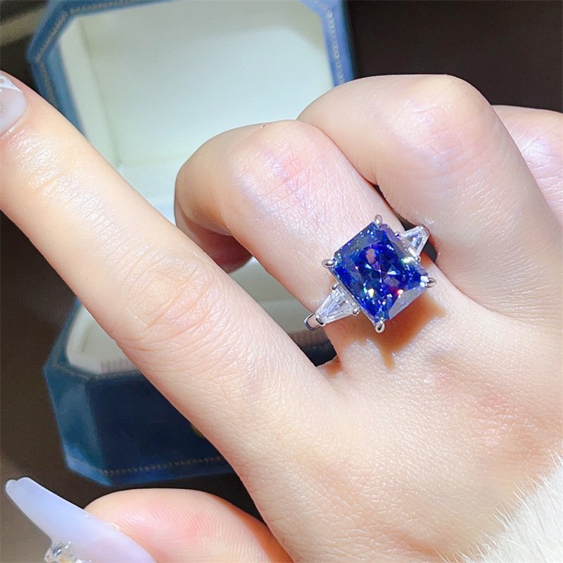 Sapphire Blue Ledean 5 Karat Moissanite Ring – Bild 6