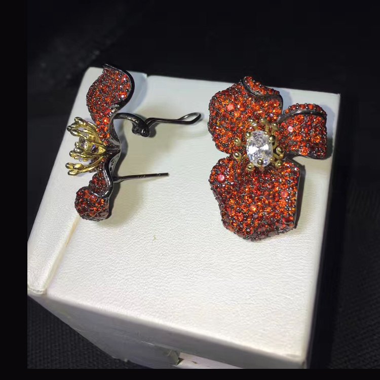 Simple Rose Sterling Silver And Black Gold Plated Earrings – Bild 2