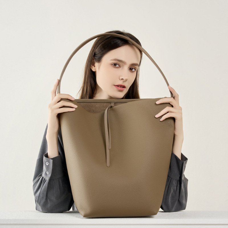 Idle Style Leather Large Capacity One-shoulder Bucket Bag