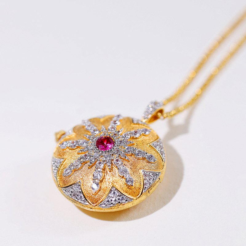 European American And Italian Craftsmanship Necklace Retro Palace Series – Bild 2