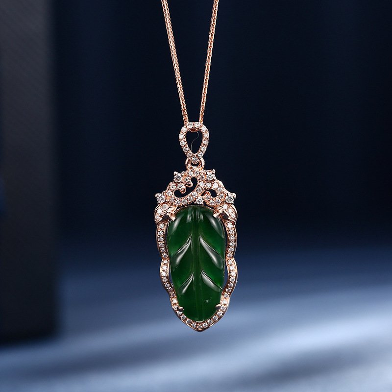 Jadeite Necklace With Gold Inlaid Branches And Jade Leaves – Bild 3