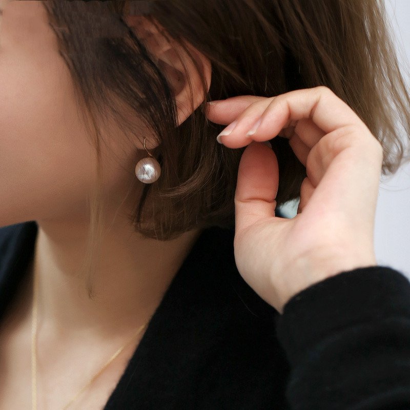 Bright Moonlight Freshwater Pearl Ear Hook – Bild 4
